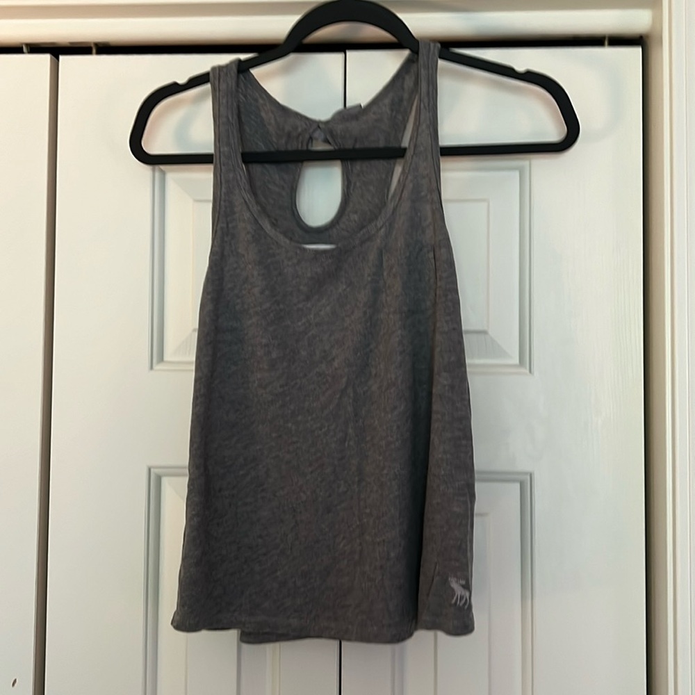 Juniors gray Abercrombie & Finch tank top